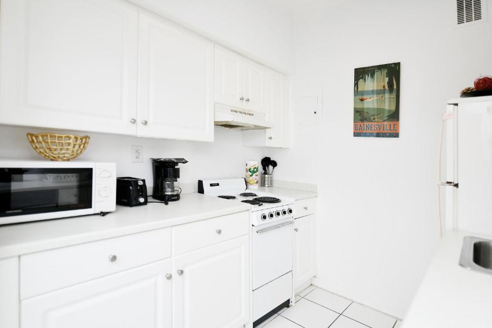 Deluxe One-Bedroom Apartment interior